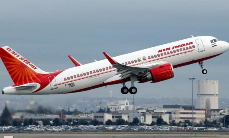 दिल्ली जा रहे एयर इंडिया के विमान में आदमी ने शौच किया, पेशाब किया और थूका;  गिरफ्तार