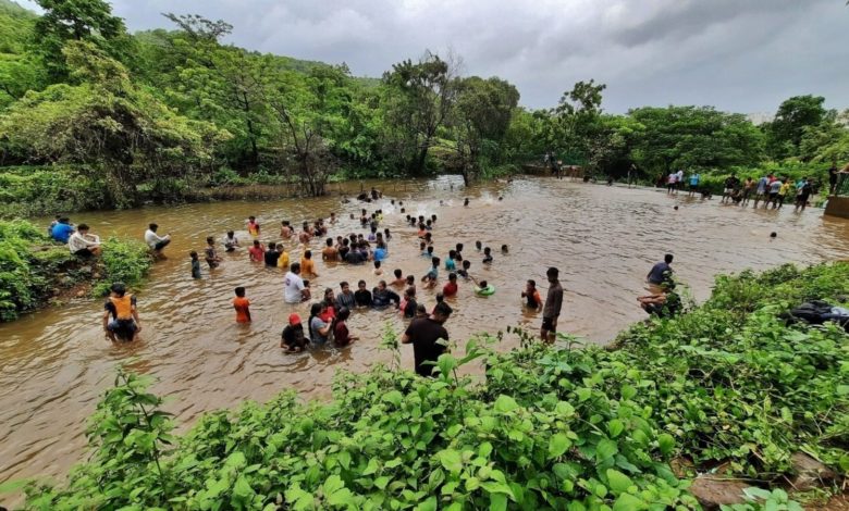 एमपी में भारी बारिश के कारण झरने का जलस्तर बढ़ने से 16 वर्षीय किशोर लापता