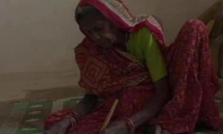 पद्म पुरस्कार विजेता जोधैया बैगा को पीएमएवाई के तहत घर निर्माण को लेकर परेशान किया गया; 4 आयोजित